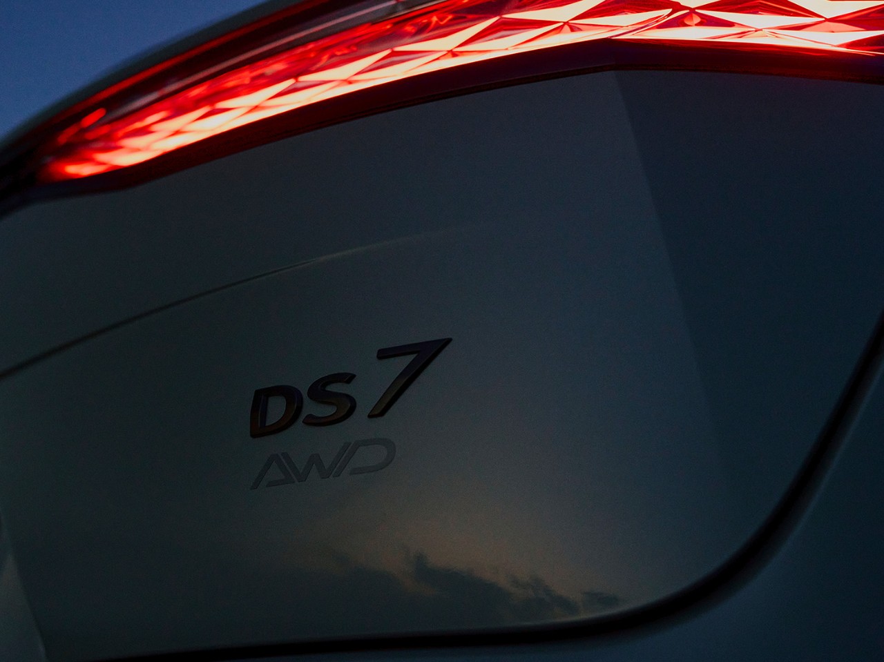 Parte trasera del DS 7 E-TENSE 4x4 360